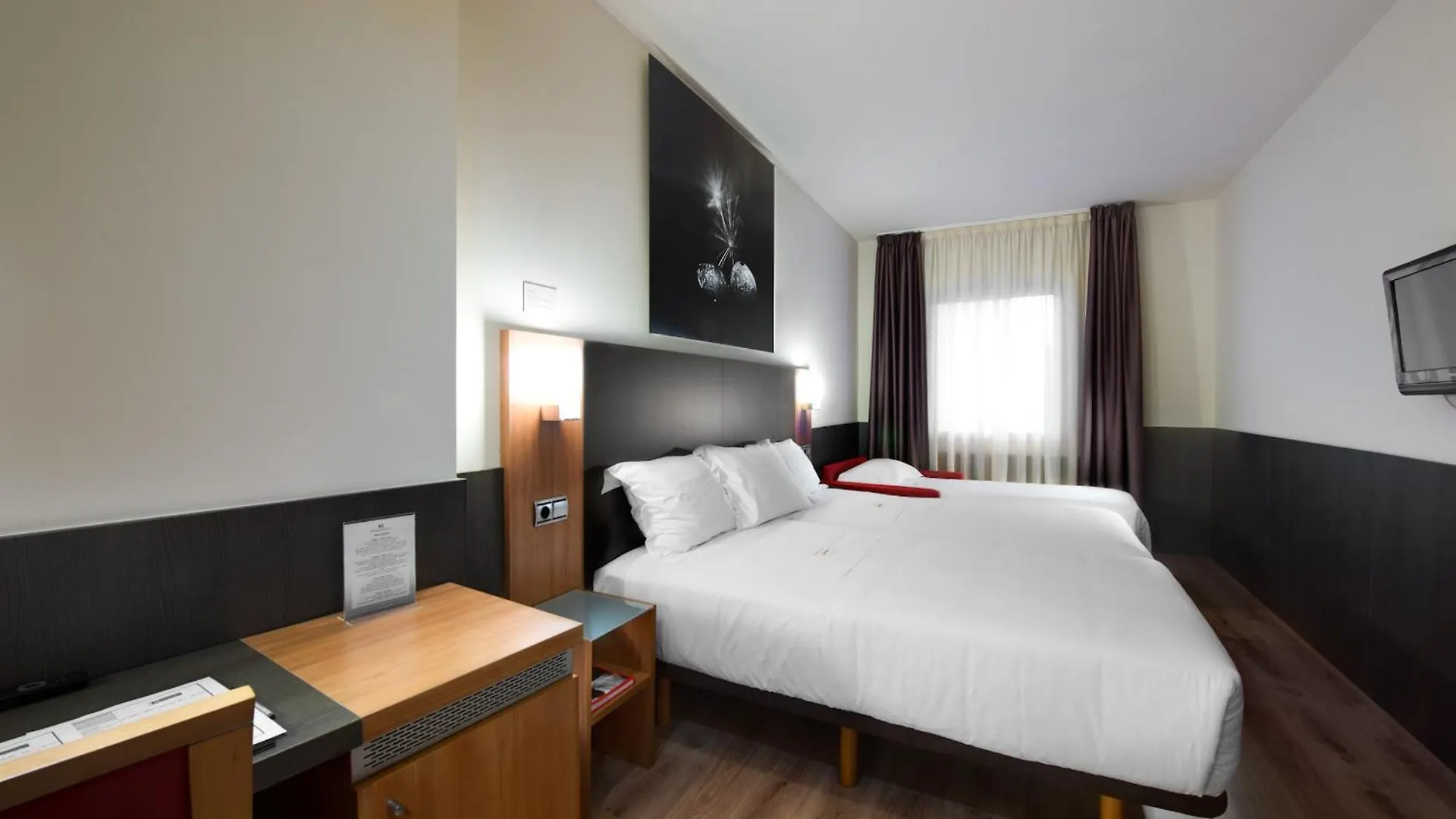 Maisonnave Pamplona Hotel